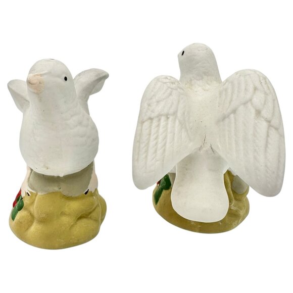 Ceramic White Doves Salt and Pepper Shakers On Floral Base 3 in Tall Vtg Decor - Picture 7 of 7